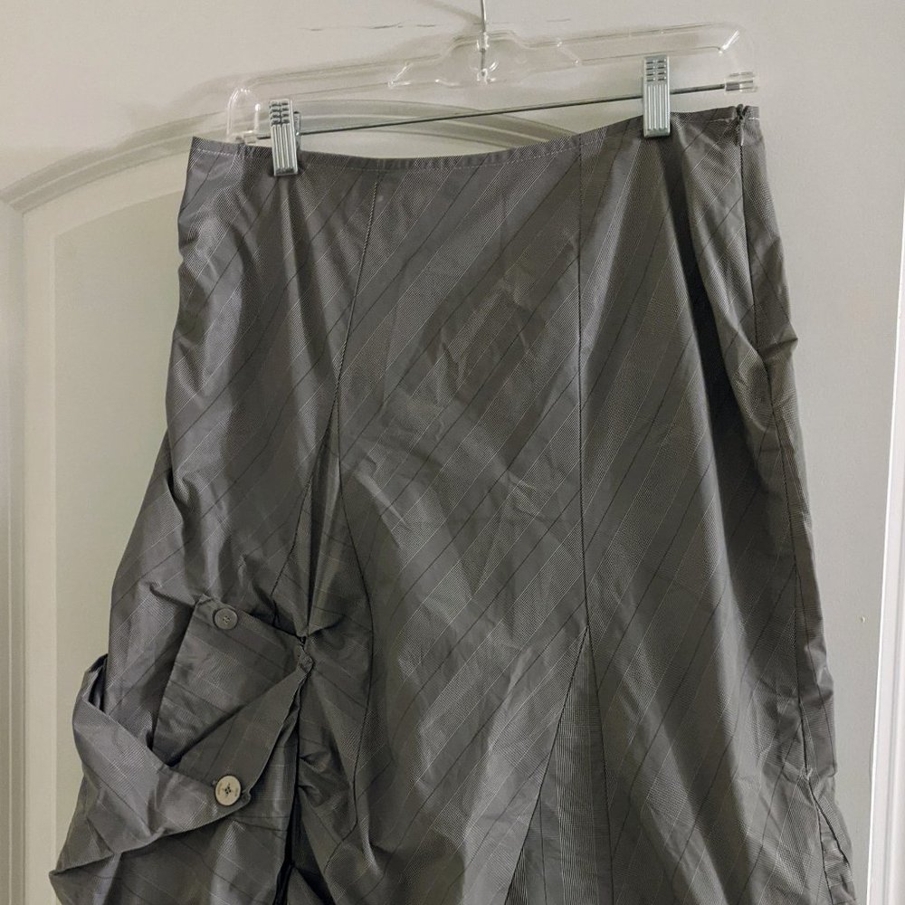 Italian designer skirt, size 6 (40 European)
